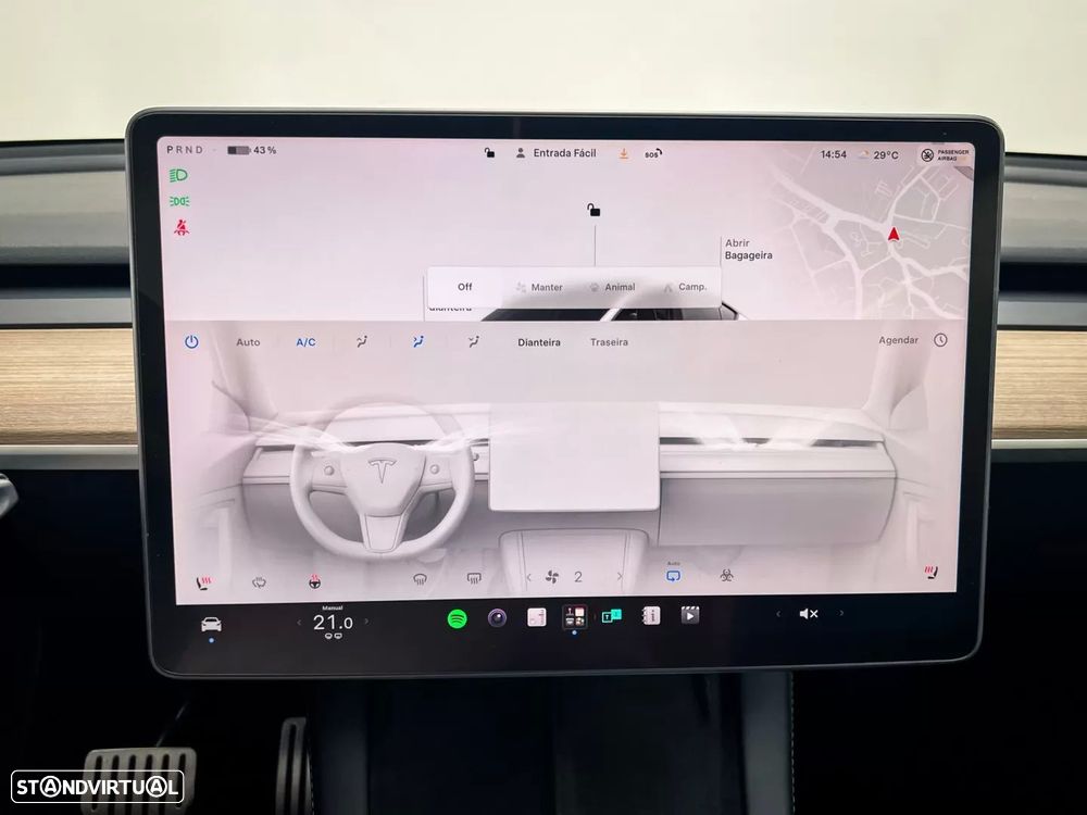 Tesla Model Y - 14