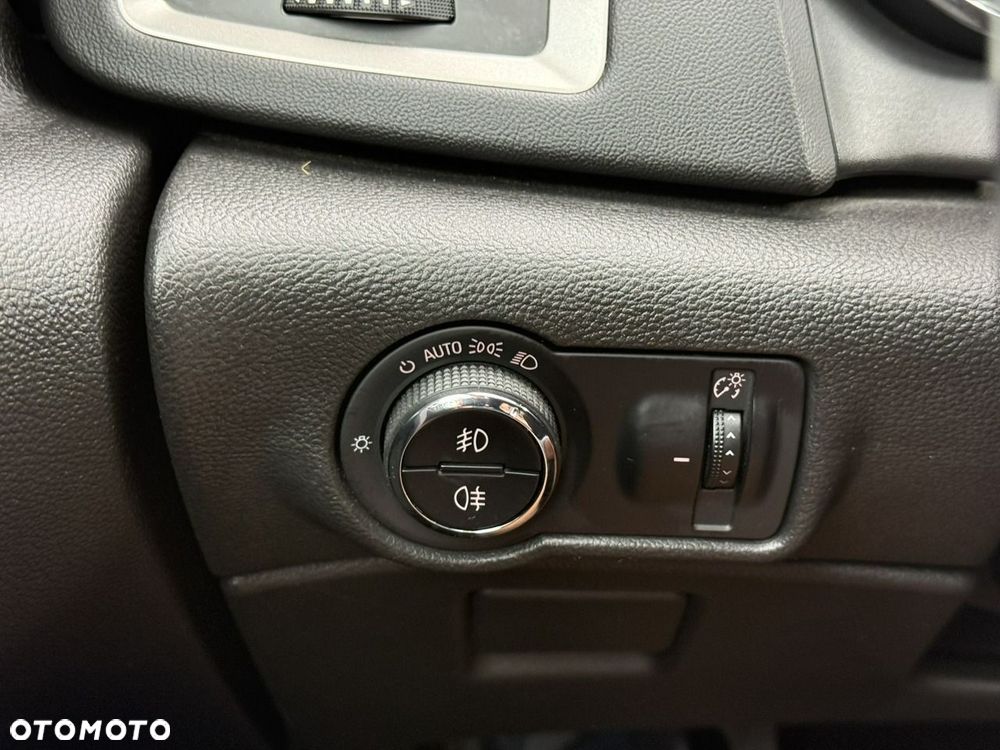 Opel Astra 1.4 T Active EU6 - 21