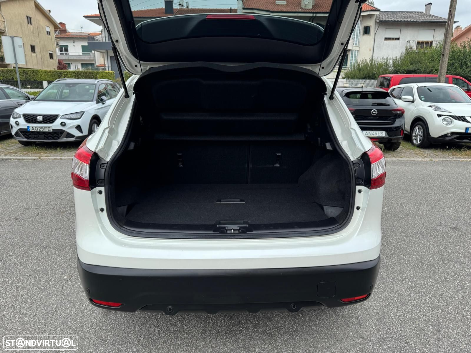Nissan Qashqai 1.5 dCi N-Connecta - 13