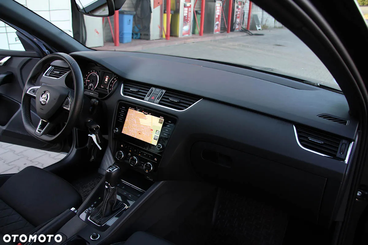 Skoda Octavia 2.0 TDI DSG RS - 24