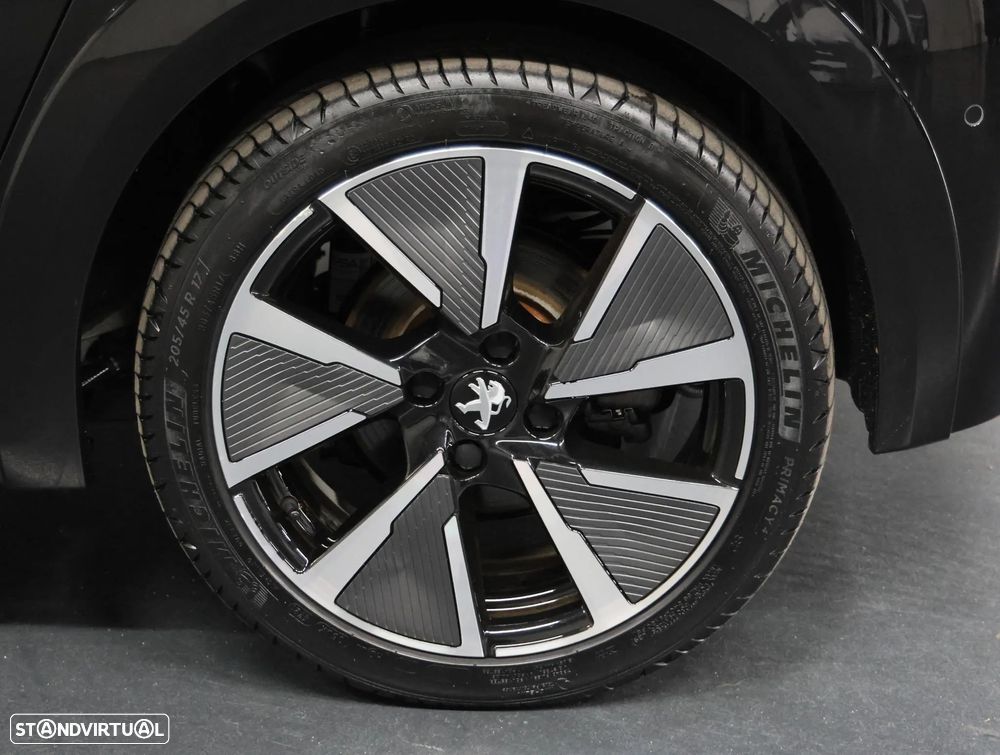 Peugeot e-208 GT - 8