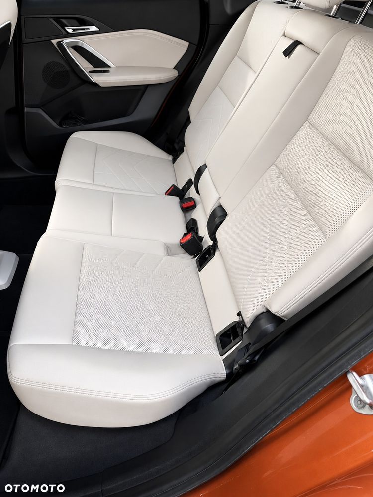 BMW X1 sDrive18i xLine - 11