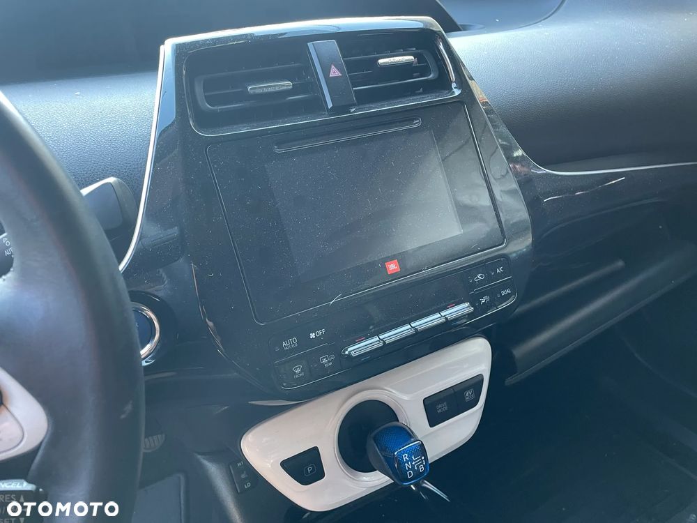 Toyota Prius Hybrid - 28