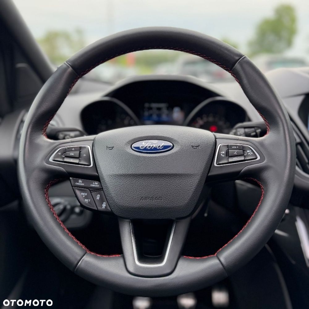 Ford Kuga - 35