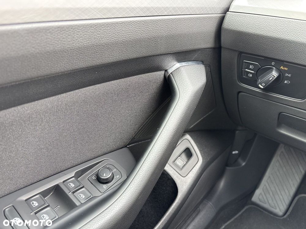 Volkswagen Passat - 14