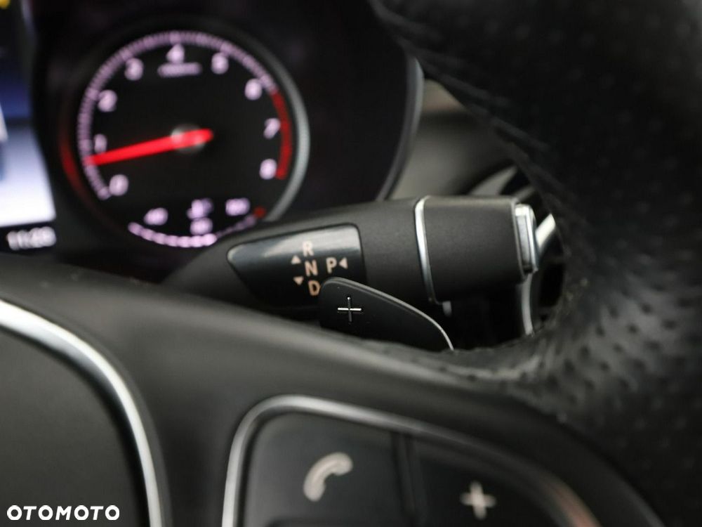 Mercedes-Benz Klasa C 200 4Matic 9G-TRONIC Avantgarde - 32