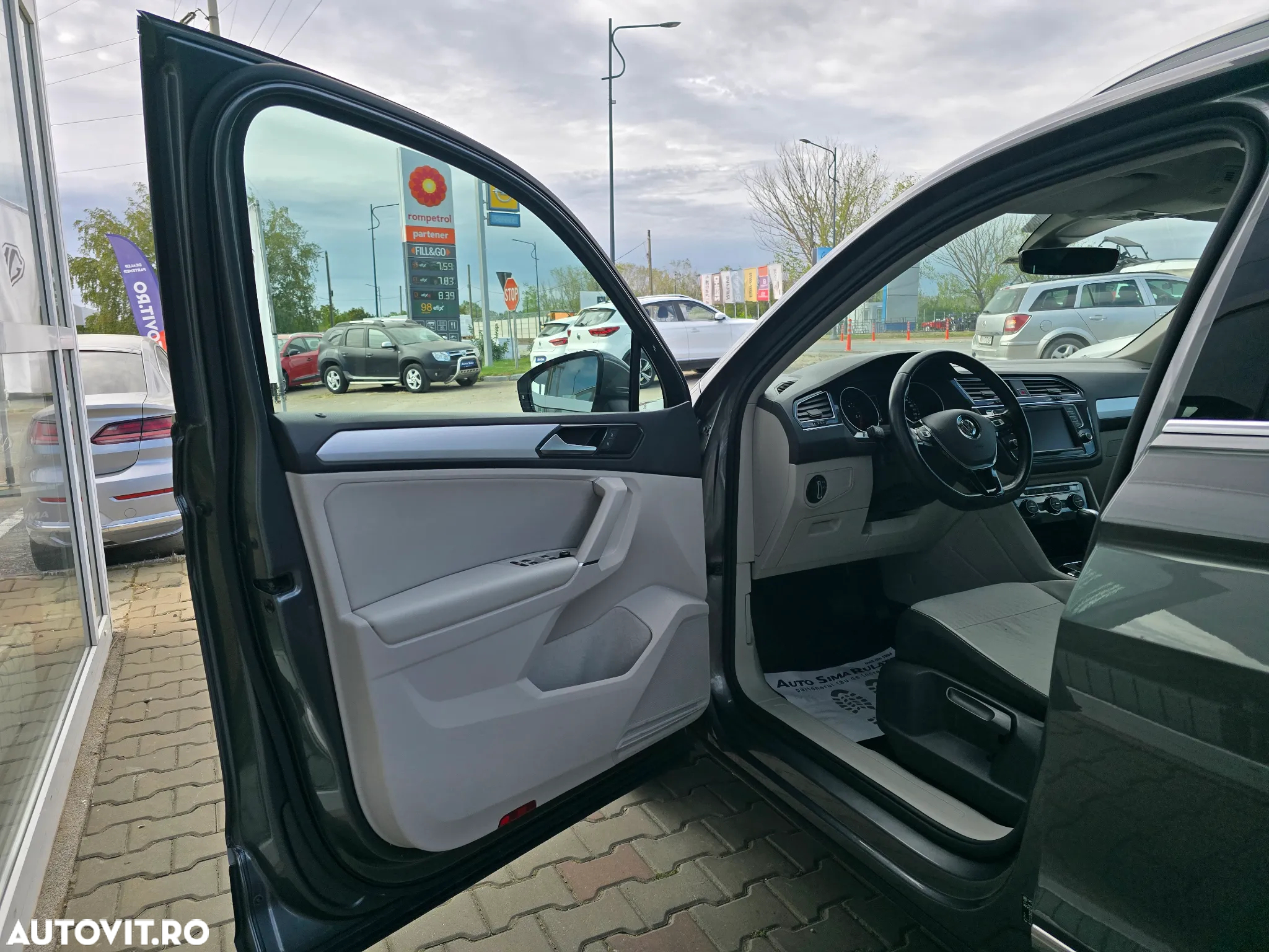 Volkswagen Tiguan 2.0 TDI DPF DSG 4Mot Comfortline - 16