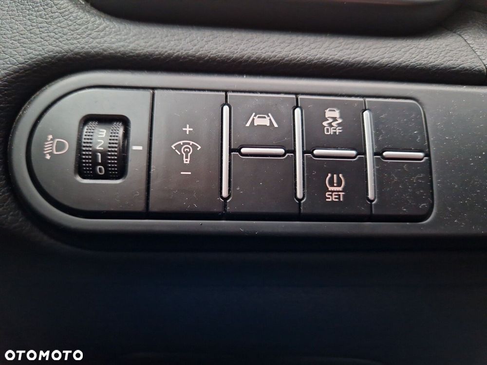 Kia Ceed - 13