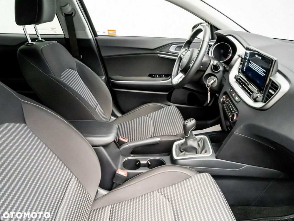Kia XCeed 1.5 T-GDI M - 22