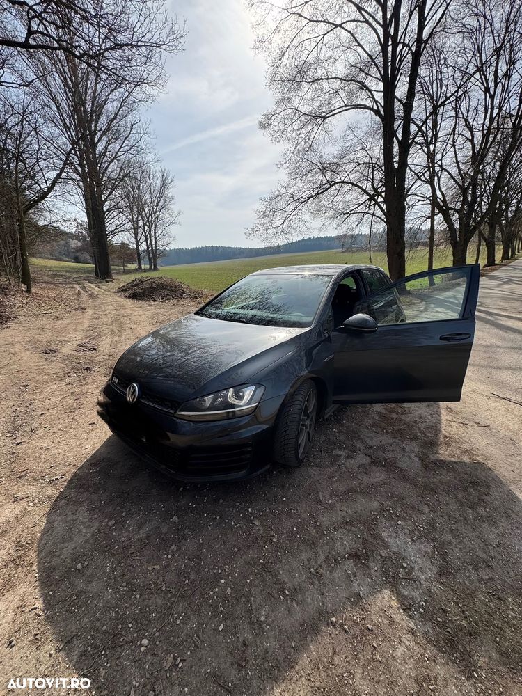 Volkswagen Golf 2.0 TDI DPF BMT DSG GTD - 1