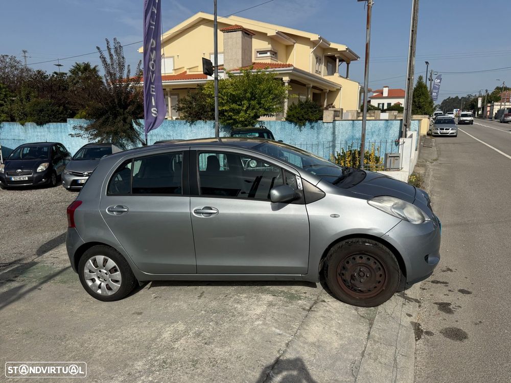 Toyota Yaris 1.0 VVT-i AC - 4