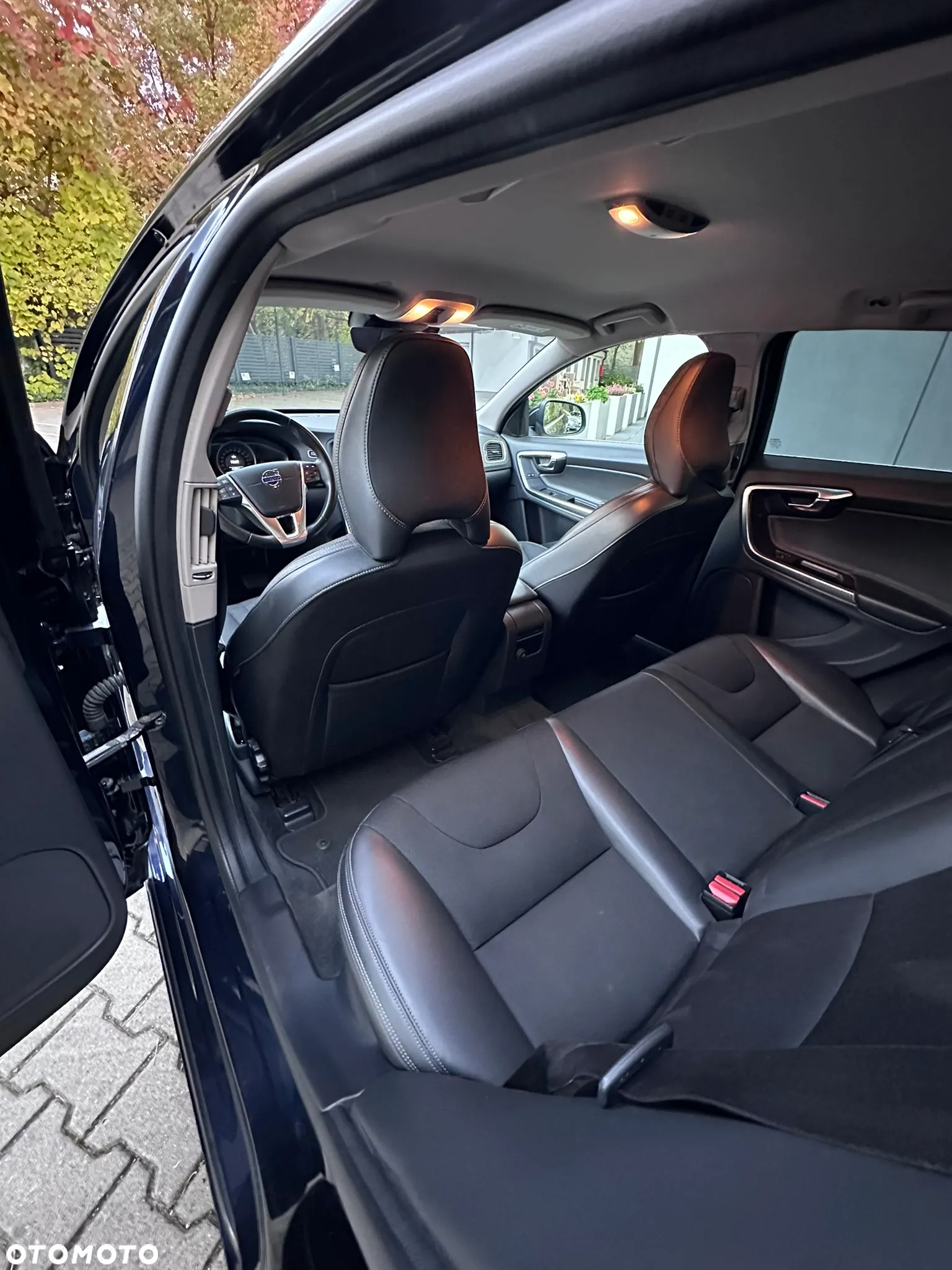 Volvo V60 D4 Drive-E Momentum - 10