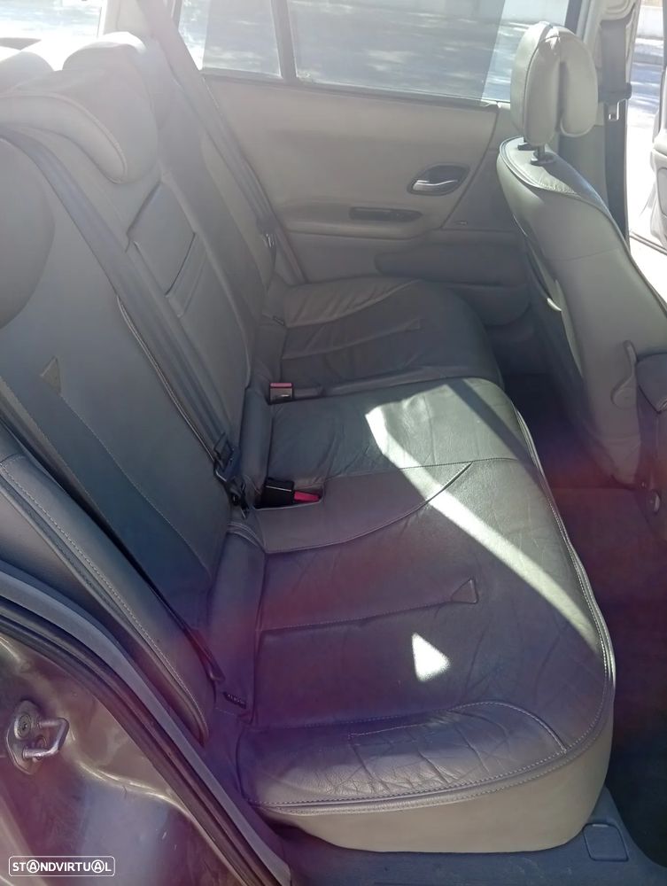 Renault Laguna Break 1.9 dCi Privilège - 8