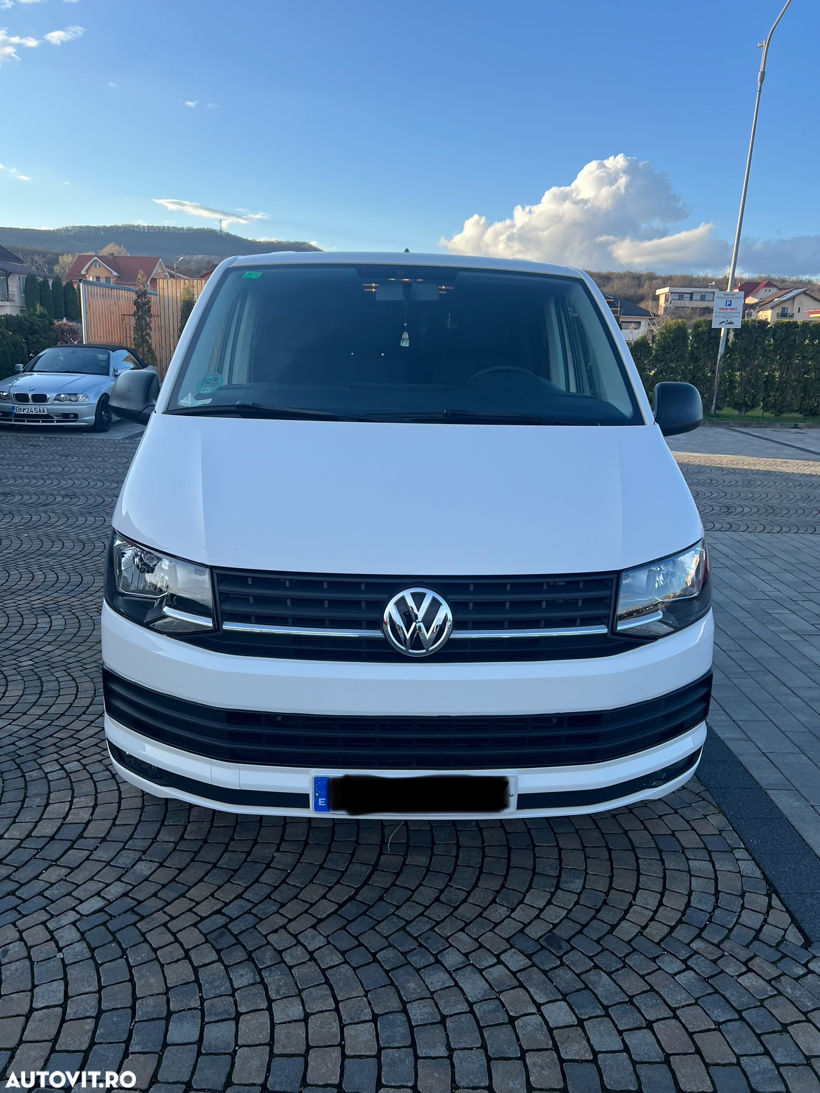 Volkswagen Caravelle - 13