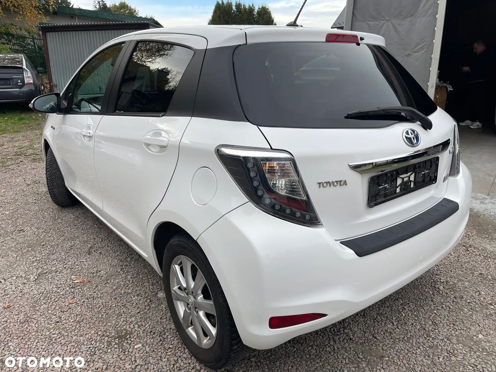 Toyota Yaris - 4