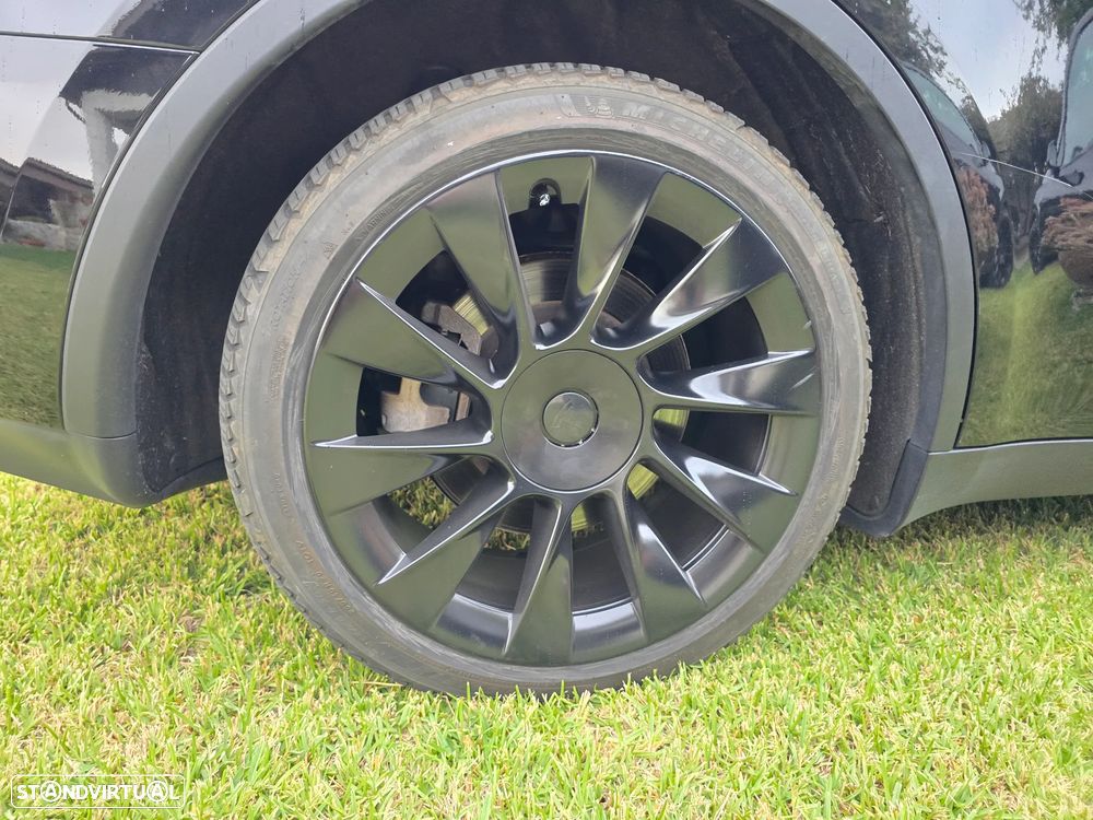 Tesla Model Y Long Range Dual Motor AWD - 13