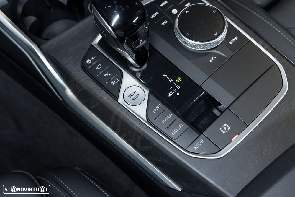 BMW 330 e Touring Pack M Auto - 20