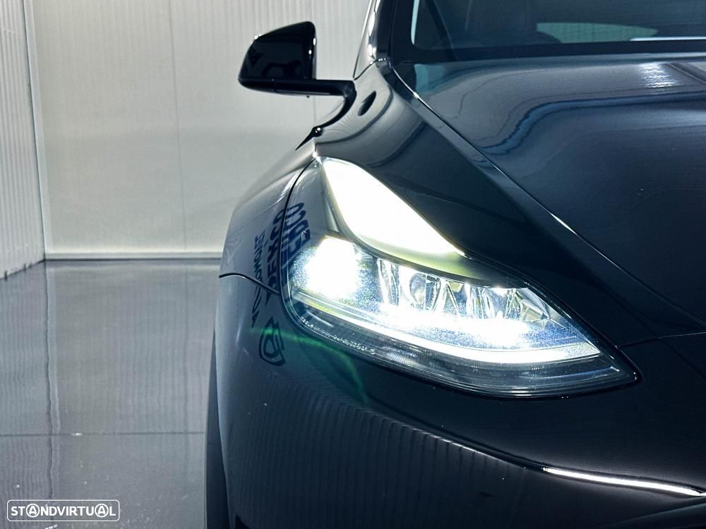 Tesla Model Y Performance Dual Motor AWD - 15