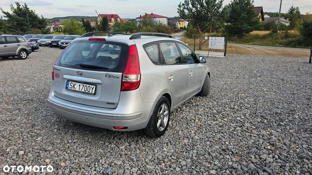 Hyundai i30 1.6 CRDi Classic + World Cup - 3