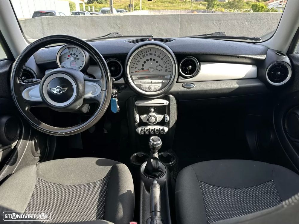 MINI 3 Portas One 1.4 - 28