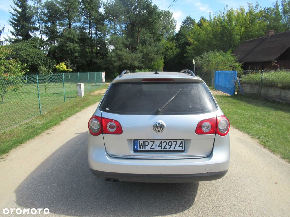 Volkswagen Passat - 4