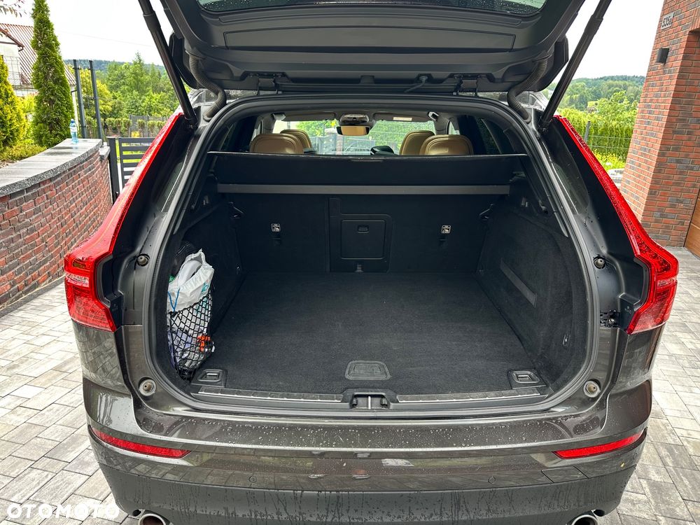 Volvo XC 60 T8 Twin Engine AWD Geartronic Momentum - 8
