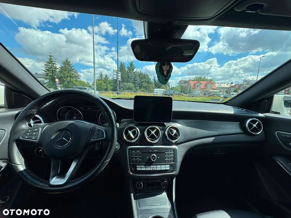 Mercedes-Benz CLA 250 7G-DCT - 7