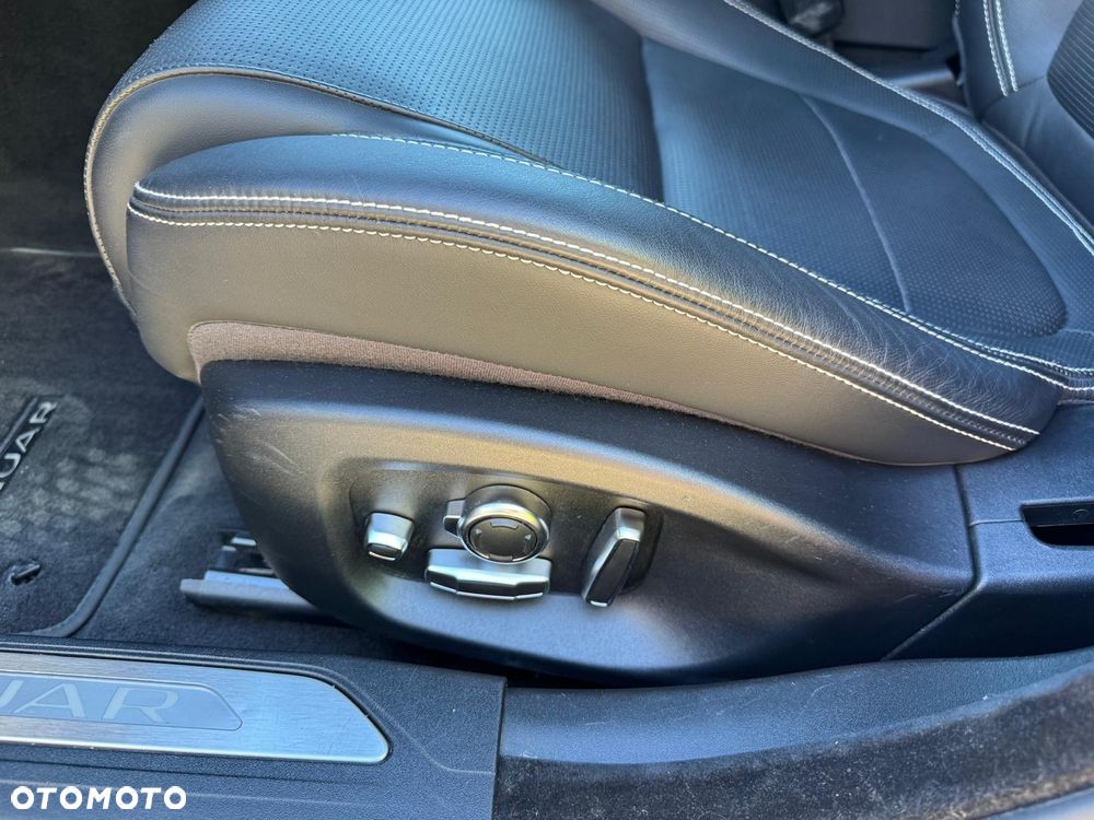Jaguar XE P250 R-Dynamic HSE - 13