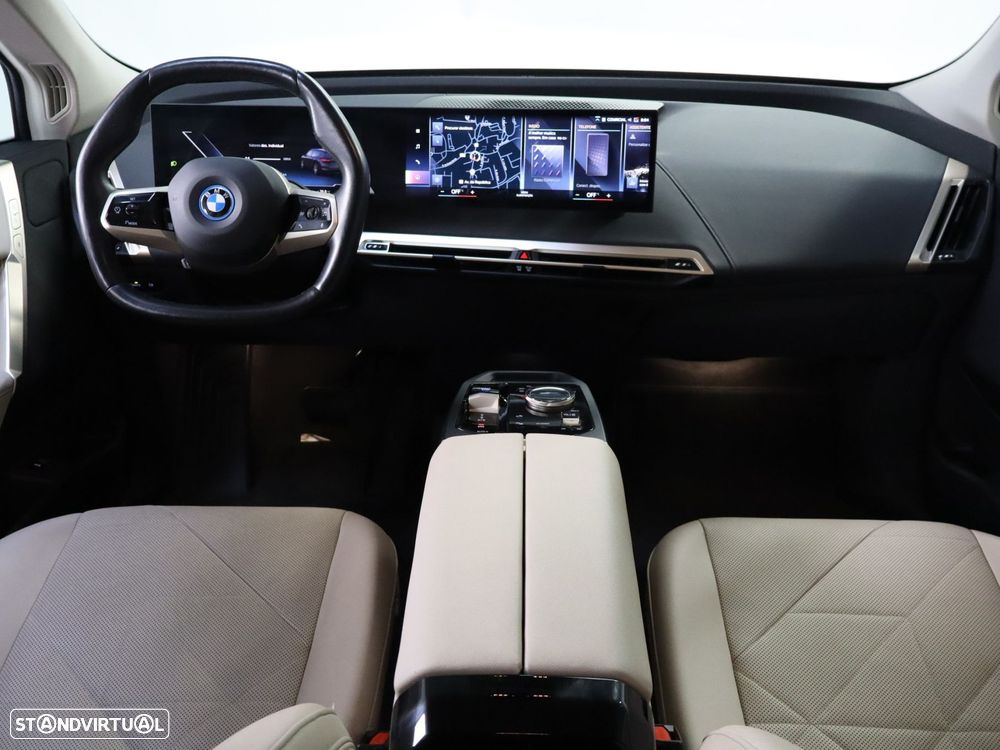 BMW iX xDrive 40 - 13
