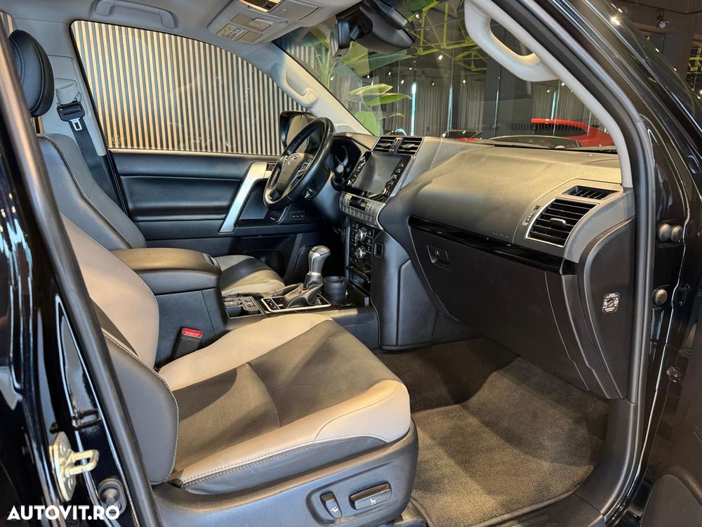 Toyota Land Cruiser 2.8l D-4D 204 CP A/T Luxury Black Matte Edition - 15