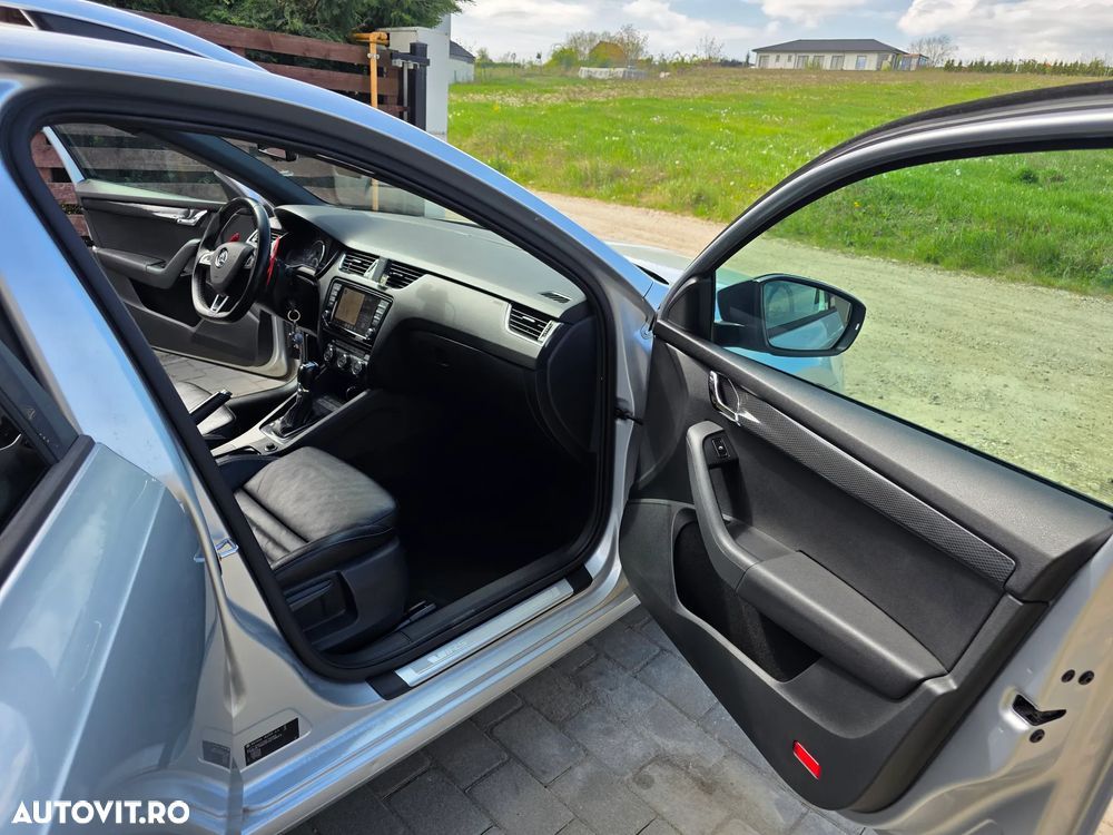 Skoda Octavia 2.0 TDI DSG RS - 11