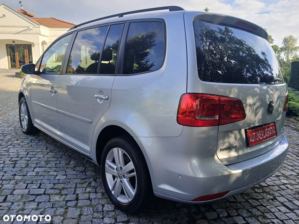 Volkswagen Touran - 12