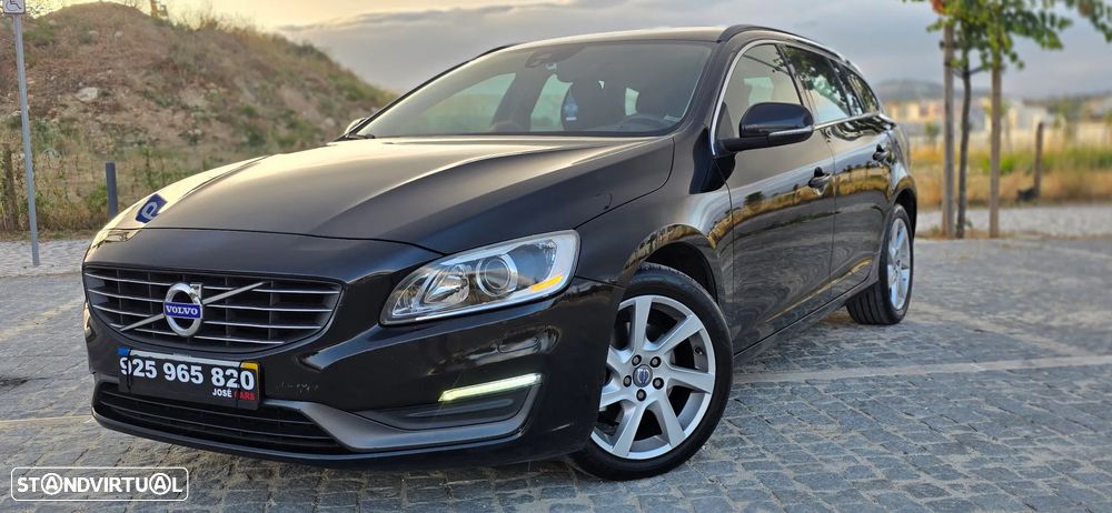 Volvo V60 2.0 D4 Momentum - 1