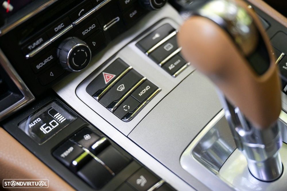Porsche Panamera S Hybrid J19 - 44