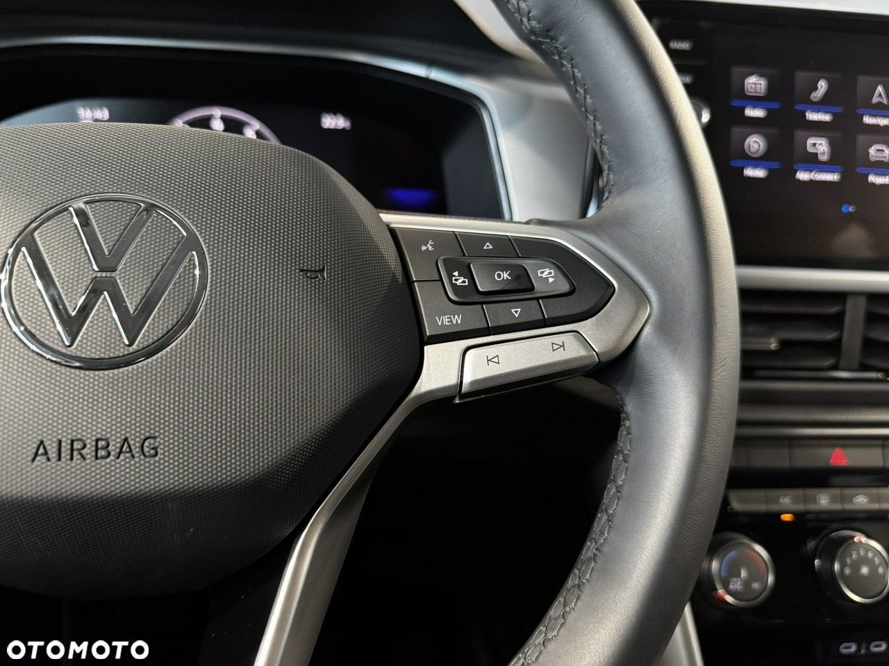 Volkswagen T-Roc - 22