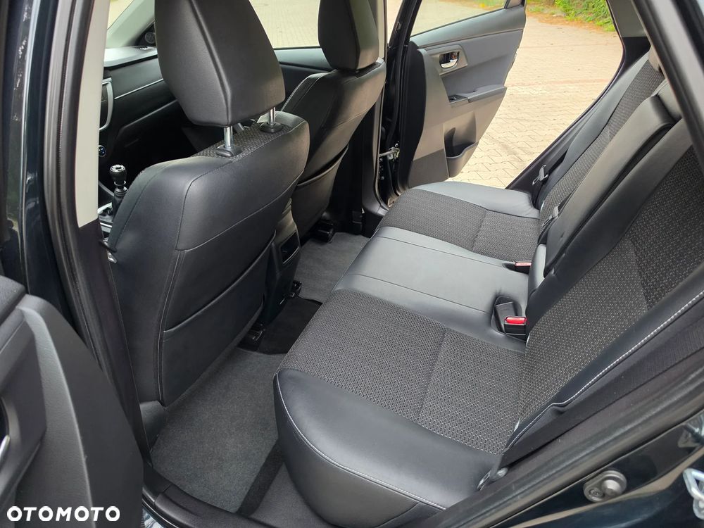 Toyota Auris 1.6 VVT-i Executive - 18