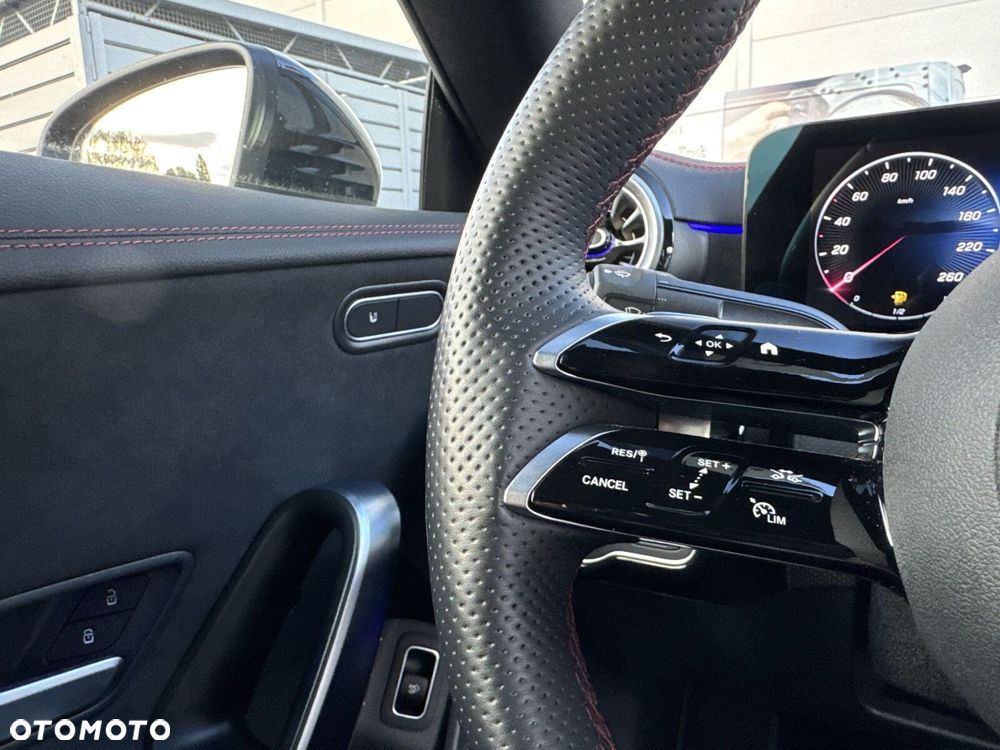 Mercedes-Benz CLA 200 AMG Line 7G-DCT - 23