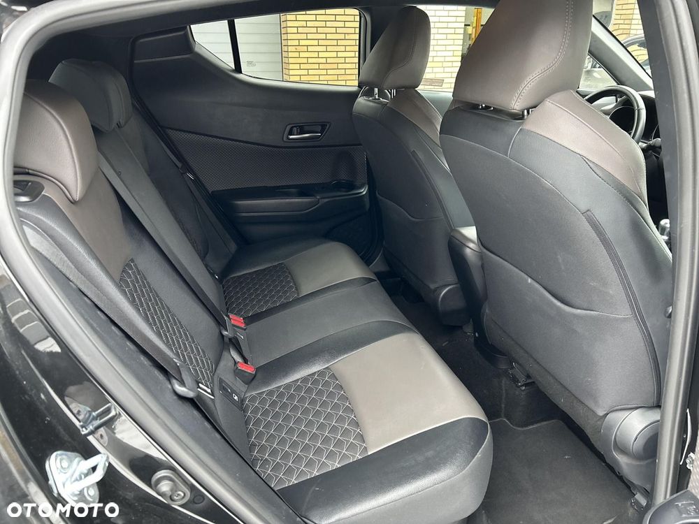 Toyota C-HR 2.0 Hybrid Executive - 13