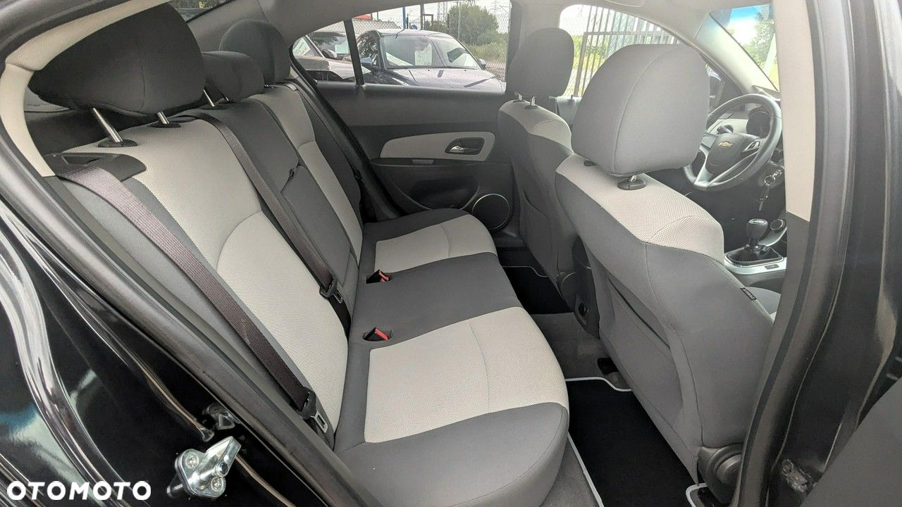 Chevrolet Cruze - 17