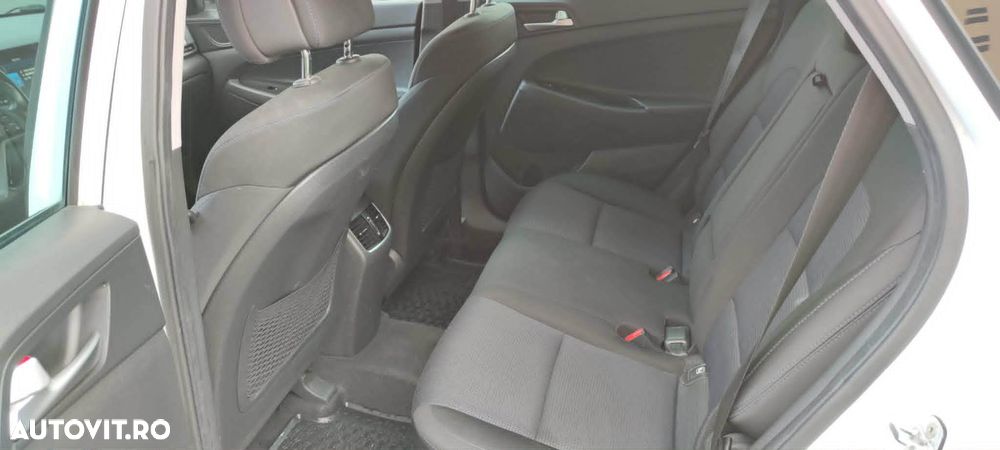 Hyundai Tucson 2.0 CRDI 4WD 6AT Style - 25