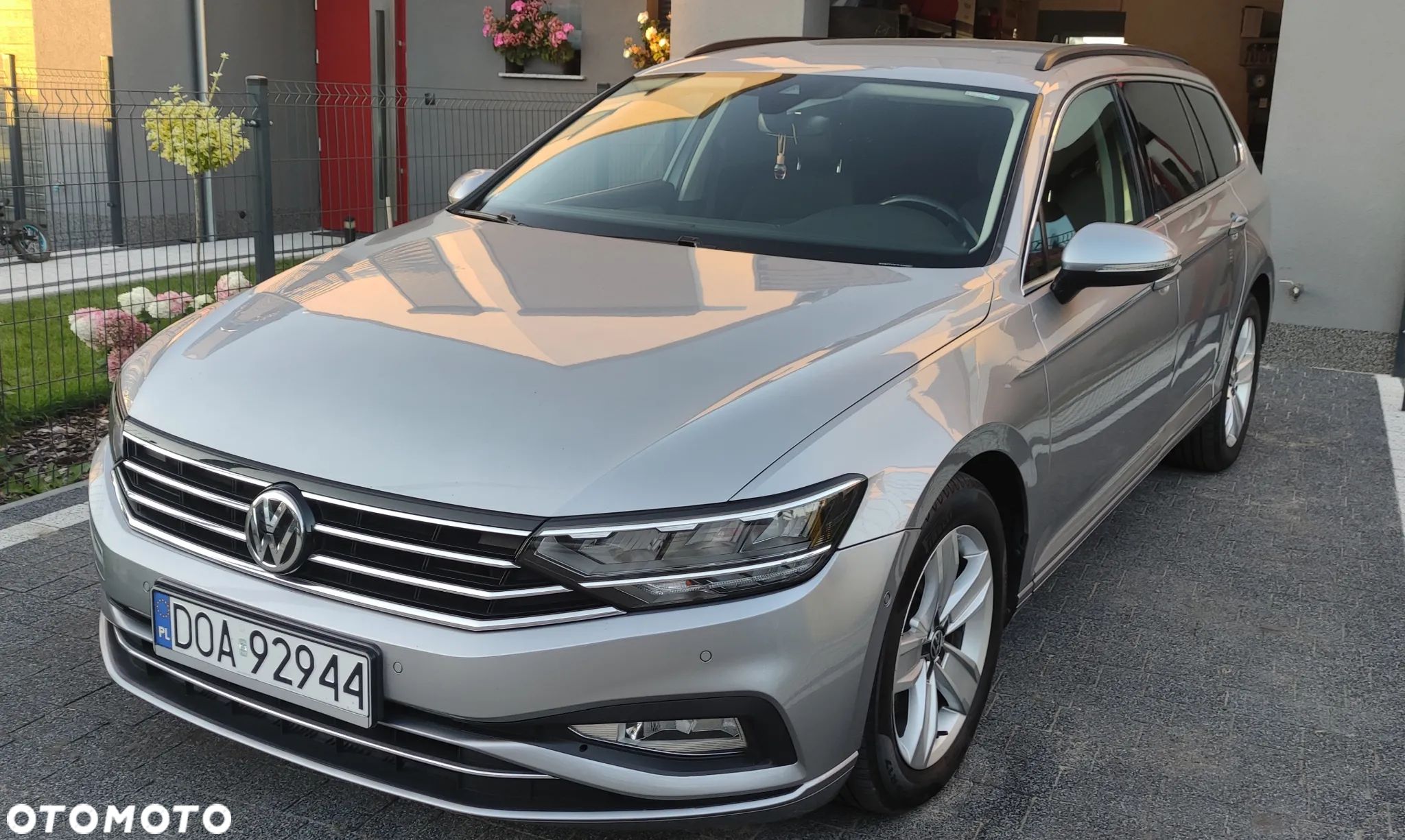 Volkswagen Passat Variant 2.0 TDI SCR DSG Business - 1