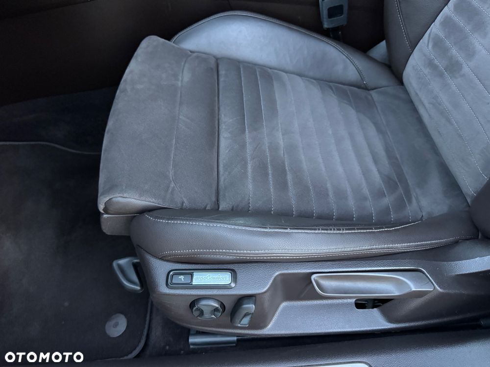 Volkswagen Passat 2.0 TDI SCR DSG Highline - 29