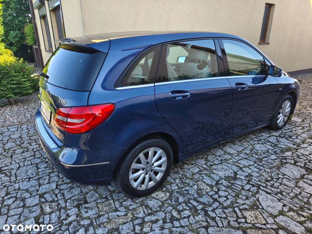 Mercedes-Benz Klasa B 180 CDI (BlueEFFICIENCY) - 11