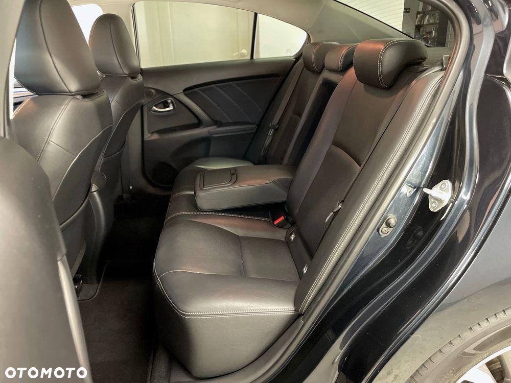 Toyota Avensis 2.0 Prestige MS - 12