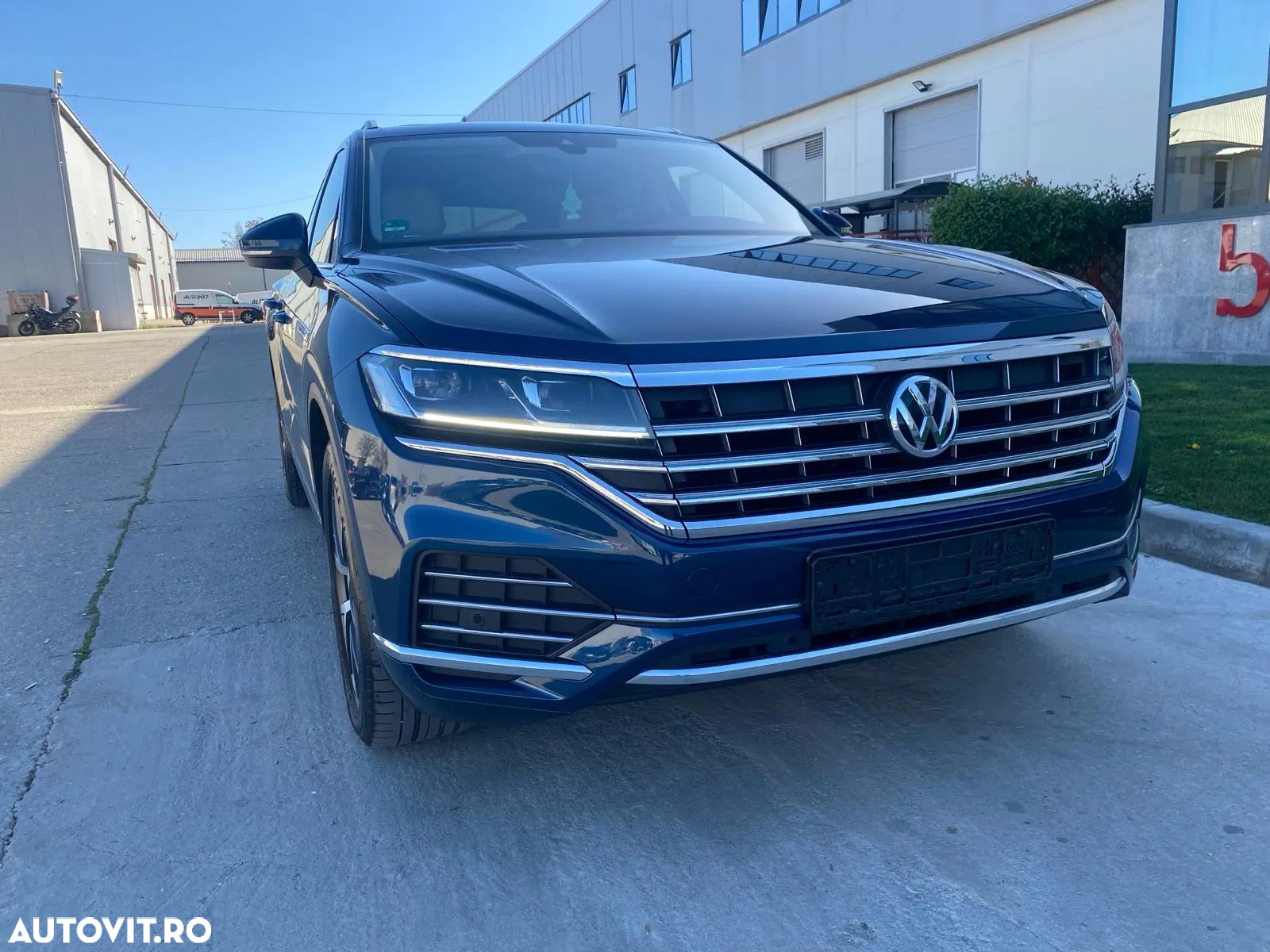 Volkswagen Touareg - 2