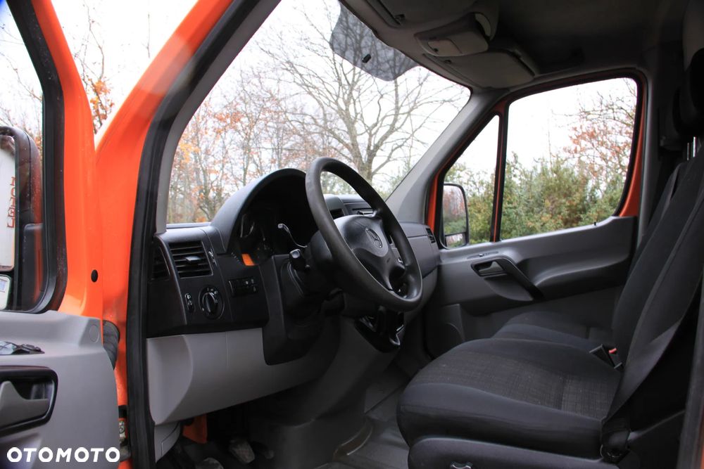 Mercedes-Benz Sprinter - 12