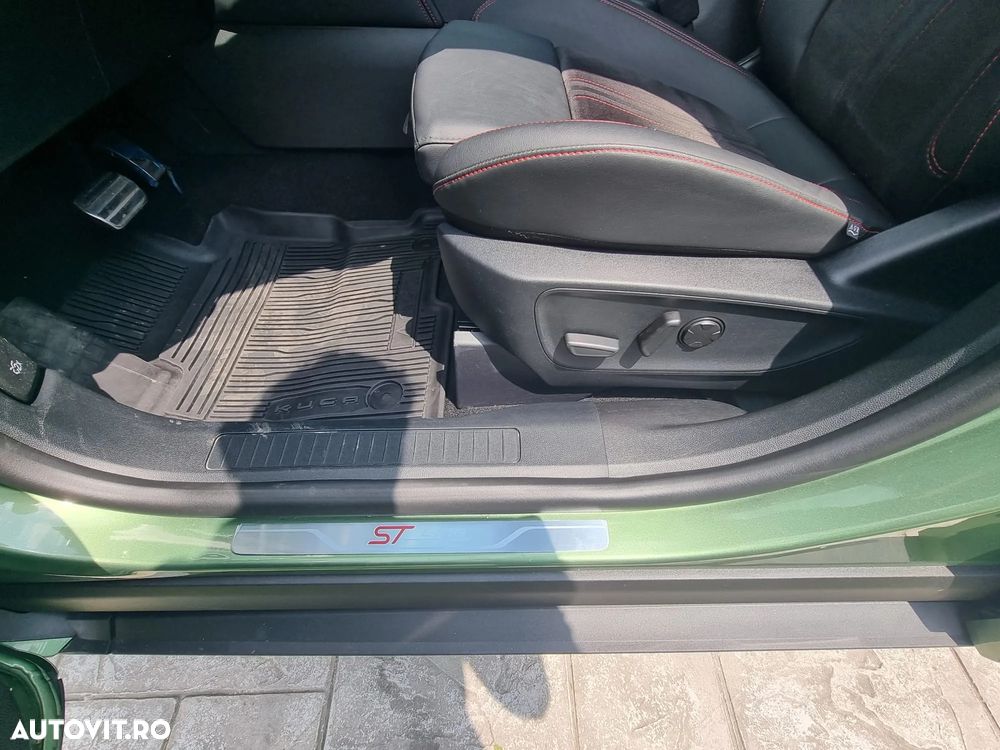 Ford Kuga 2.5 Duratec FWD PHEV ST-Line X - 12