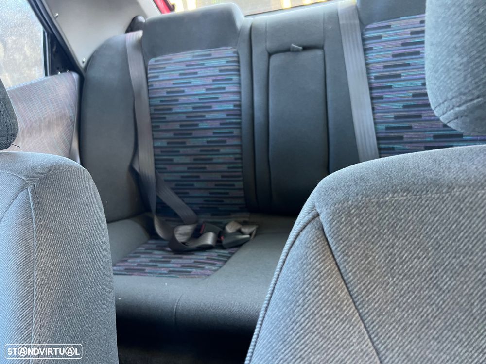 Mazda 323 F 1.6 GLX - 8