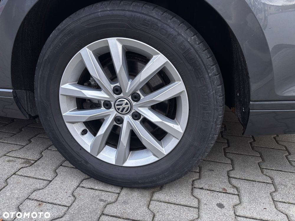 Volkswagen Passat - 10
