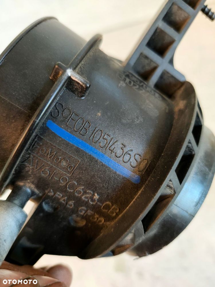 przepływomierz volvo v40 d2 1.6d 1051436s0 - 2